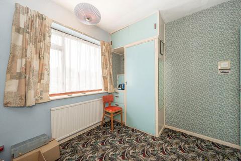 2 bedroom bungalow for sale, Haslemere Close, Hampton TW12