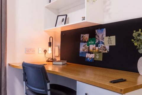 1 bedroom in a flat share to rent, Riverside House, Blackfriars Road, Salford M3