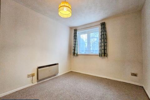 2 bedroom flat for sale, Vicars Bridge Close, Wembley
