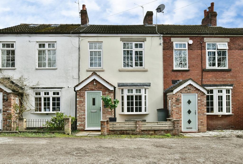 2 bedroom terraced house for sale
