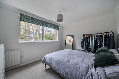 1 bedroom flat for sale, Rossiter Lodge, Rosetrees, Guildford, GU1
