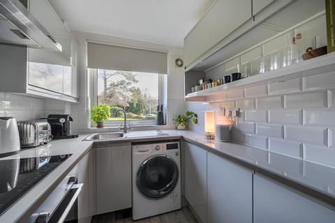 1 bedroom flat for sale, Rossiter Lodge, Rosetrees, Guildford, GU1