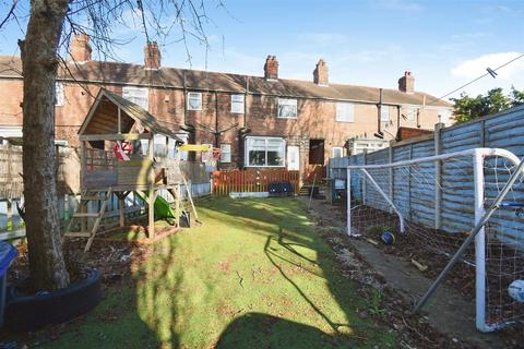 3 bedroom terraced house for sale, East Ella Drive, Hull