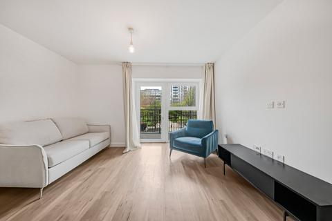 Studio to rent, Fermont House, 15 Beaufort Square, London