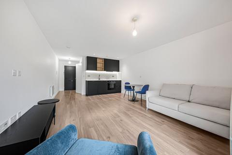 Studio to rent, Fermont House, 15 Beaufort Square, London