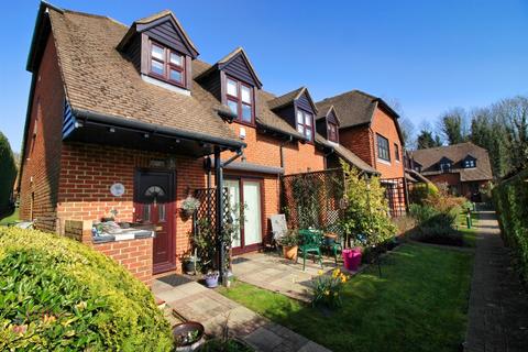 2 bedroom end of terrace house for sale, Courtyard Gardens, Wrotham TN15