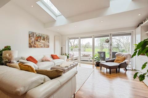 3 bedroom semi-detached house for sale, Pigeons Close, Thriplow, Royston