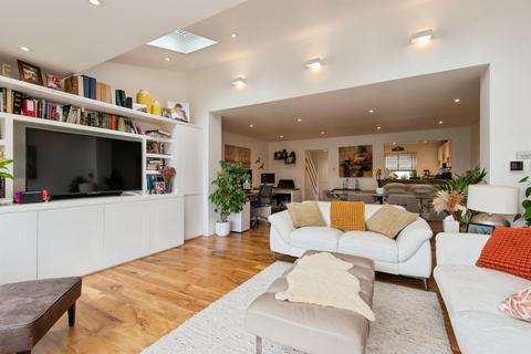 3 bedroom semi-detached house for sale, Pigeons Close, Thriplow, Royston