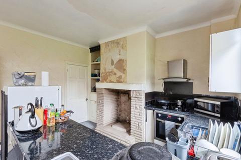 2 bedroom end of terrace house for sale, Summer Street, Barnsley, S70