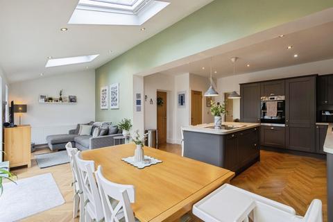 4 bedroom semi-detached house for sale, Lynnfield Gardens, Scholes, Leeds
