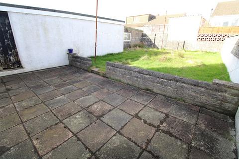 undefined, Highland Close, Sarn, Bridgend, Bridgend County. CF32 9SB