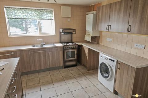 3 bedroom semi-detached house for sale, Eskdale Road, Wakefield WF2