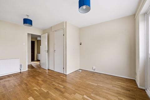 2 bedroom end of terrace house for sale, Elder Close, Surrey GU4
