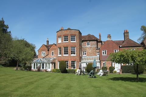 2 bedroom retirement property for sale, Wickham, Hampshire
