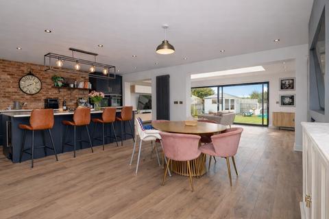 3 bedroom bungalow for sale, Saltwood Gardens, Cliftonville, Margate, Kent, CT9