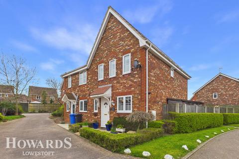3 bedroom semi-detached house for sale, Peak Dale, Carlton Colville