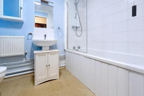 1 bedroom flat for sale, Honeysuckle Way, Bury St. Edmunds IP32