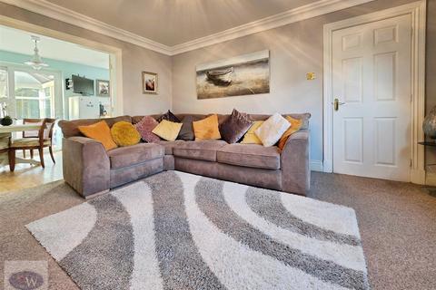 4 bedroom detached house for sale, Oakleigh View, Baildon BD17