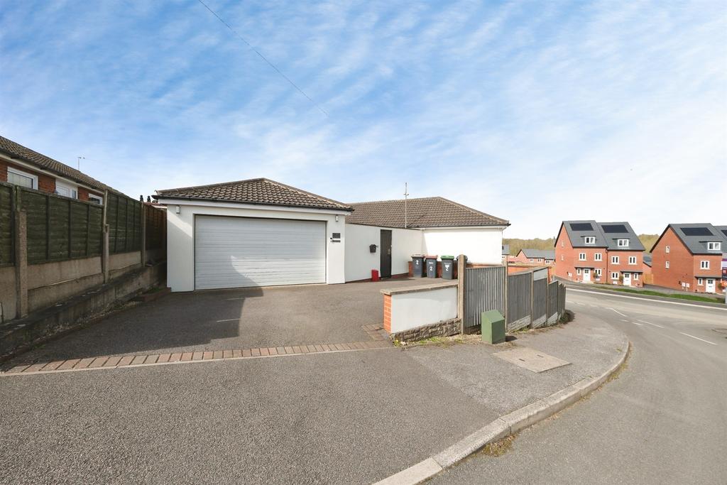 2 bedroom detached bungalow for sale