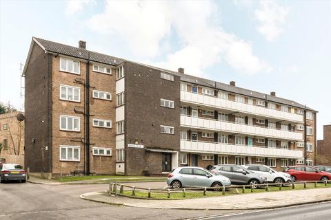 3 bedroom flat for sale, Wood Vale, London SE23