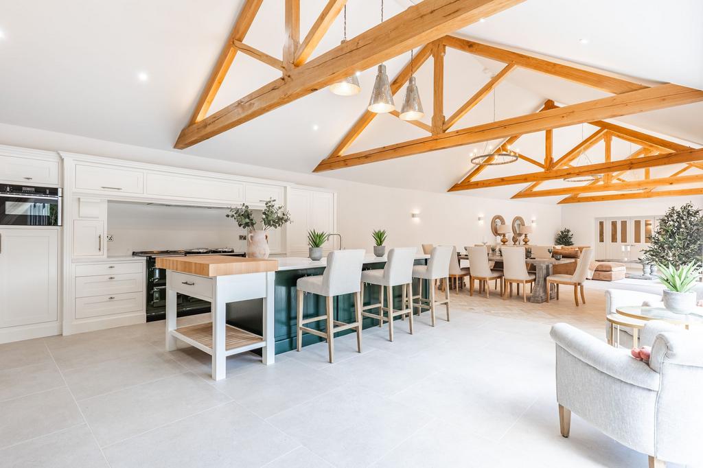 An Exceptionally Refurbished Period Home in Docking - More