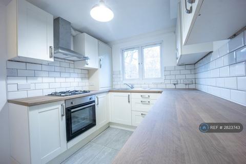 2 bedroom end of terrace house to rent, Hampstead Close, London, SE28