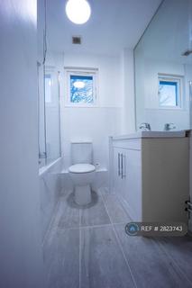 2 bedroom end of terrace house to rent, Hampstead Close, London, SE28