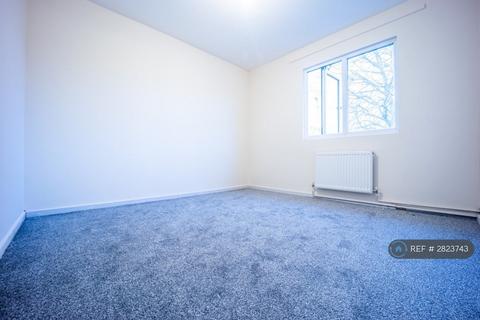 2 bedroom end of terrace house to rent, Hampstead Close, London, SE28