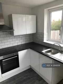 3 bedroom terraced house to rent, Beeches Road, Oldbury, B68