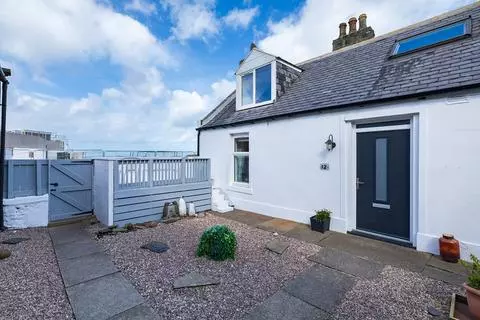 3 bedroom cottage for sale