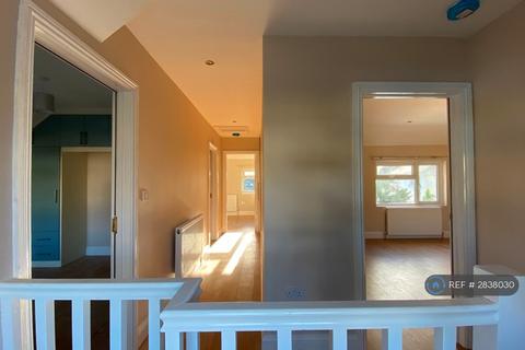 2 bedroom flat to rent, Falling Lane, West Drayton, UB7