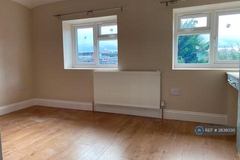 2 bedroom flat to rent, Falling Lane, West Drayton, UB7