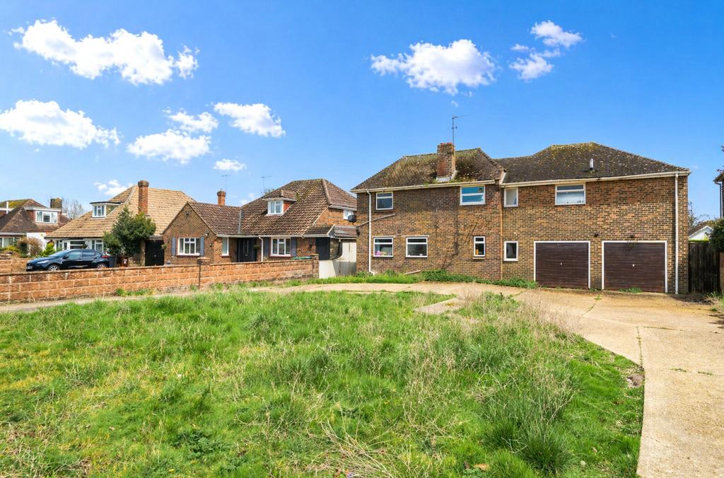 2 bedroom detached house for sale in Worthing