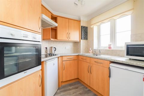 1 bedroom flat for sale, Blackbridge Lane, Horsham