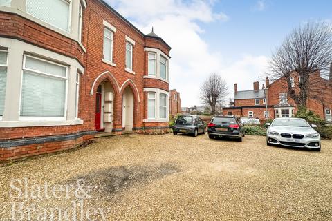 2 bedroom terraced house to rent, 166a Musters Road, West Bridgford, Nottingham, NG2 7AA