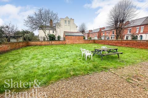 2 bedroom terraced house to rent, 166a Musters Road, West Bridgford, Nottingham, NG2 7AA