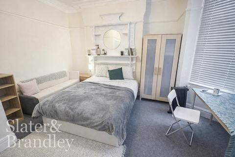 2 bedroom terraced house to rent, 166a Musters Road, West Bridgford, Nottingham, NG2 7AA