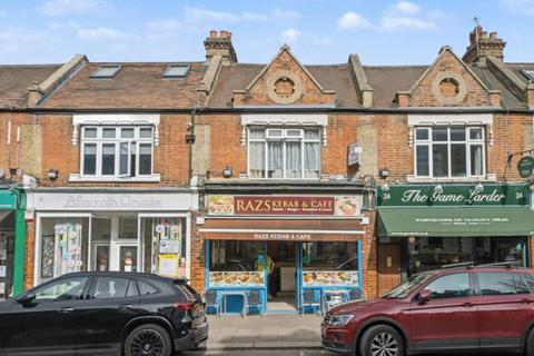 1 bedroom flat for sale, 26A The Parade, Claygate, Esher, Surrey, KT10 0NU