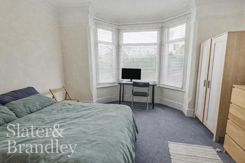 2 bedroom terraced house to rent, Musters Road, West Bridgford, Nottingham, NG2