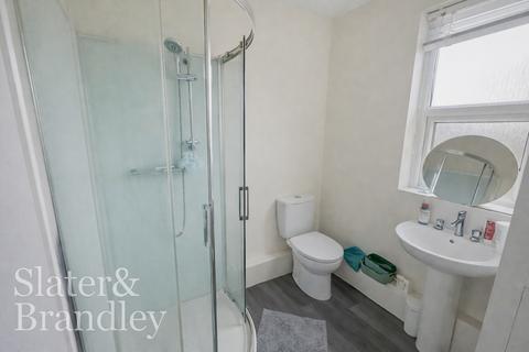 2 bedroom terraced house to rent, Musters Road, West Bridgford, Nottingham, NG2