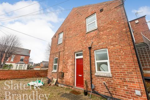 2 bedroom terraced house to rent, Musters Road, West Bridgford, Nottingham, NG2