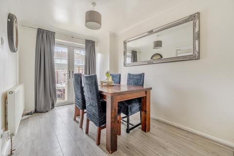 3 bedroom terraced house for sale, Bromley Walk Tilehurst, Reading RG30