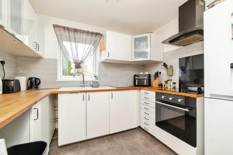2 bedroom flat for sale, Grove Court, Arlesey