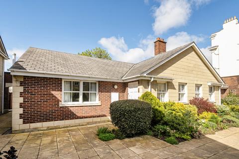 2 bedroom bungalow for sale, Suffolk Mews, Cheltenham GL50