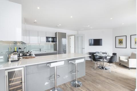 2 bedroom apartment to rent, Quarter House, Battersea Reach