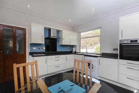 2 bedroom detached bungalow for sale, Station Road, Fenay Bridge, Huddersfield