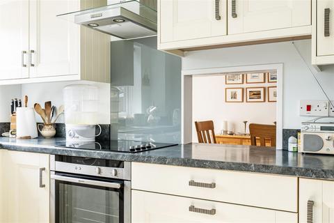4 bedroom detached house for sale, Salisbury Close, Chippenham