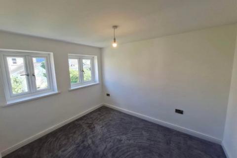 2 bedroom semi-detached house to rent, Forde Court, Kidwelly, Carmarthen, SA17
