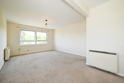 2 bedroom flat to rent, Hewgate Court, Henley-on-thames, RG9