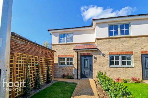 Hainault Street, LONDON